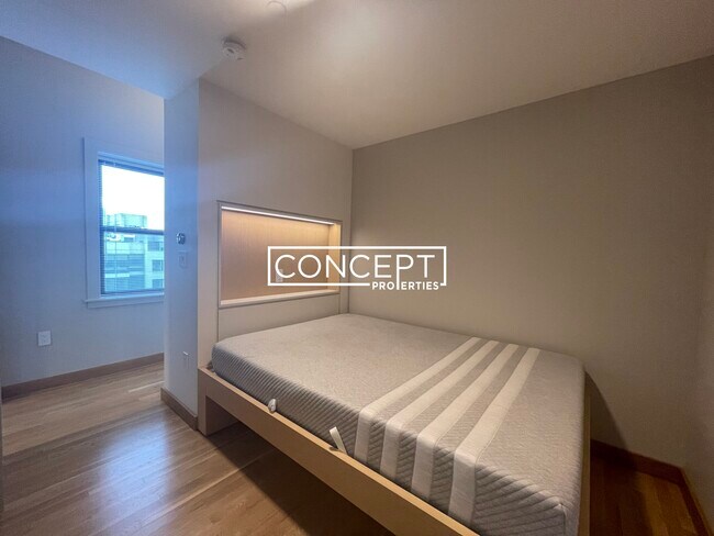 Building Photo - 115 Mt Auburn St