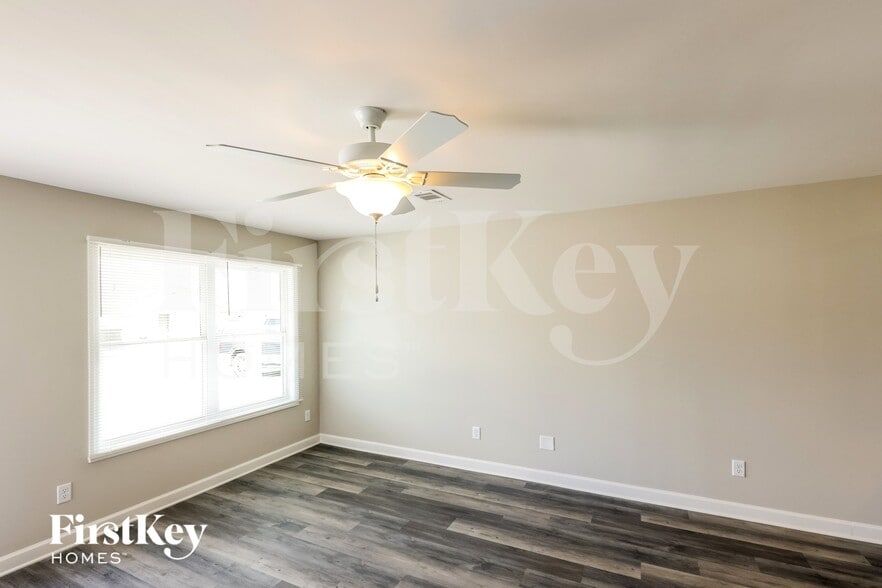 Building Photo - 7221 60th Ave E