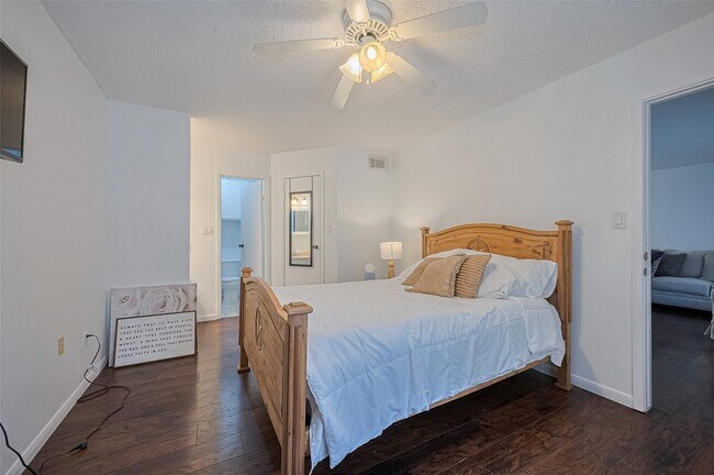 Building Photo - 1505 Ward Rd