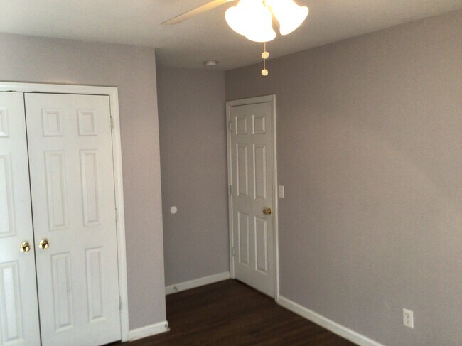 Building Photo - 2021 Sonoma Valley Drive