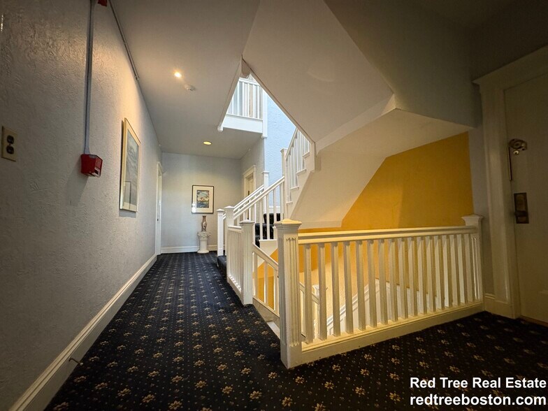 Building Photo - 321 S Huntington Ave