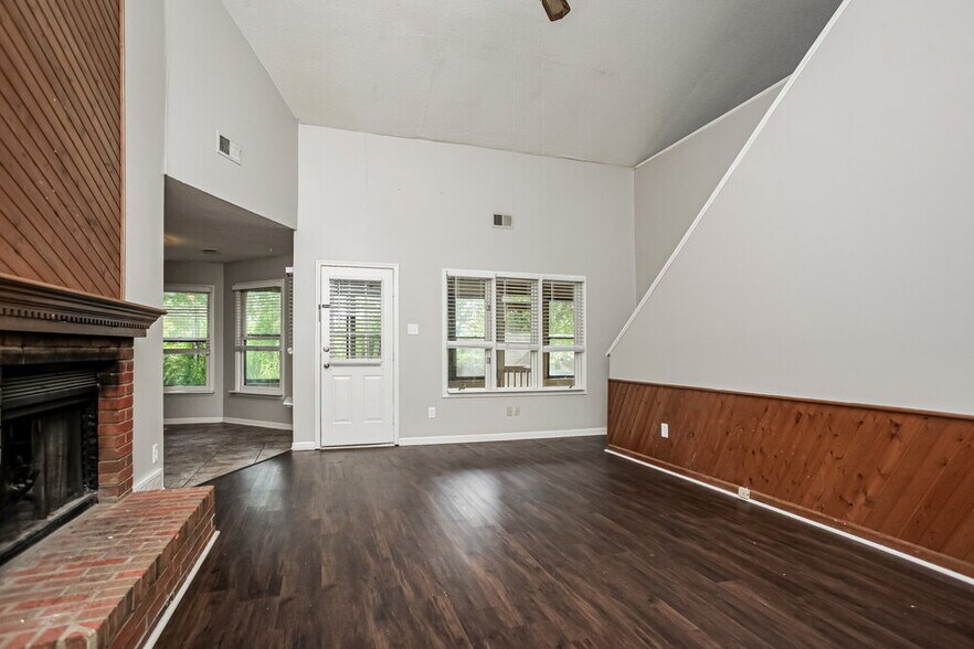 Building Photo - 8367 Stavenger Cove