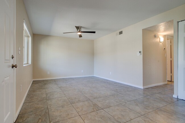 Building Photo - Updated 2 Bedroom, 2 bathroom located in a...