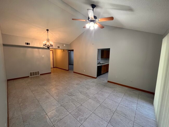 Building Photo - 2904 Alpine Pl