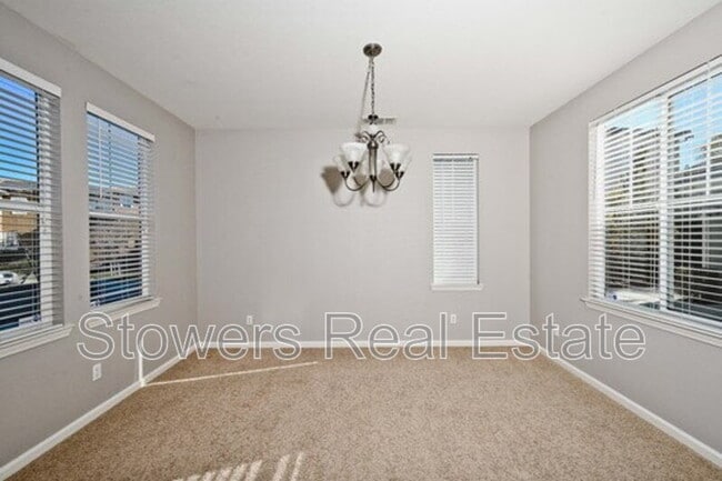 Building Photo - 630 Bond Ct