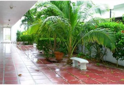 Building Photo - 9241 Collins Ave