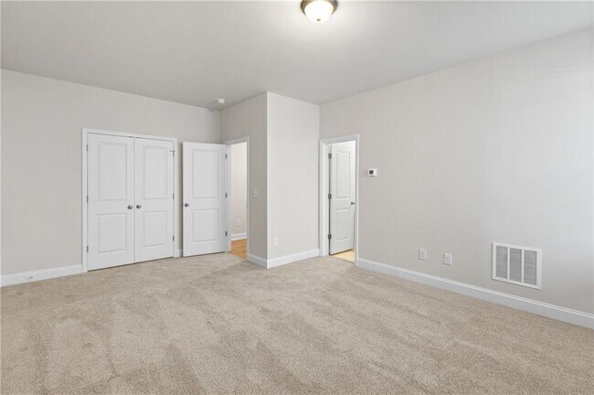 Building Photo - 1230 Ainsworth Alley