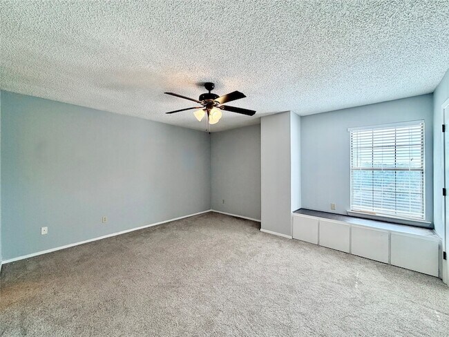 Building Photo - 1223 Dallas Dr
