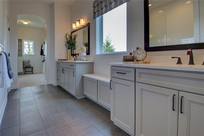 Building Photo - 3328 Pace Dr