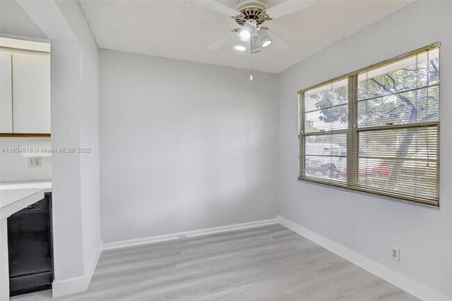 Building Photo - 701 SW 128th Ave