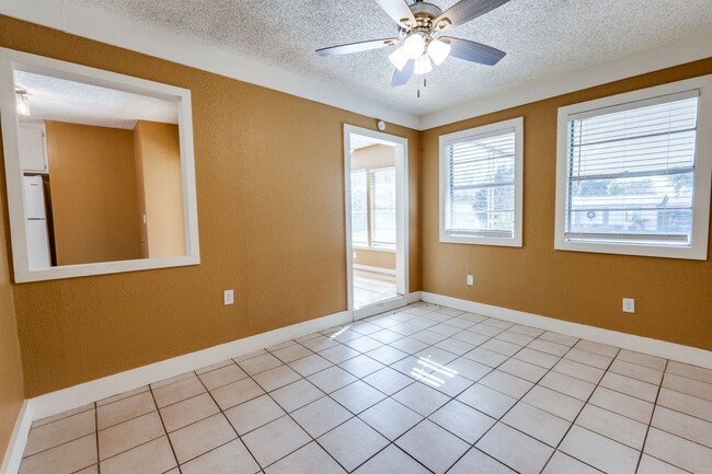 Building Photo - WILSHIRE VILLAGE 3-BEDROOM
