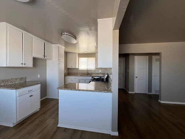 Building Photo - Beautifully Remodeled Home