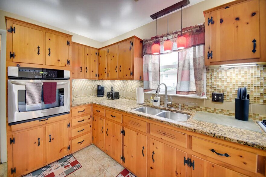 Building Photo - 112 Ethel Dr