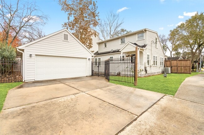 Building Photo - 3934 Rice Boulevard