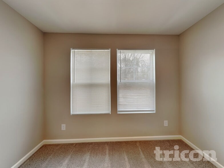 Building Photo - 808 Caper St