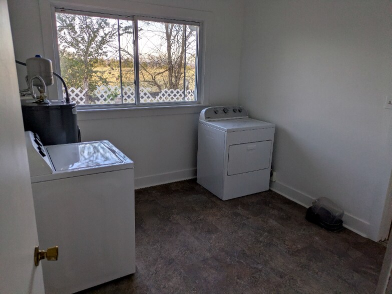 Building Photo - 217 Church St