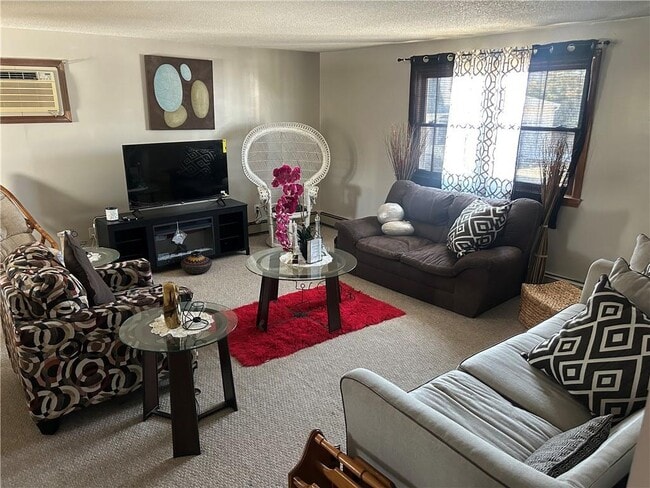 Building Photo - 60 Field St