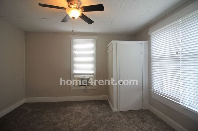 Building Photo - Updated Strawberry Hill Bungalow So much new