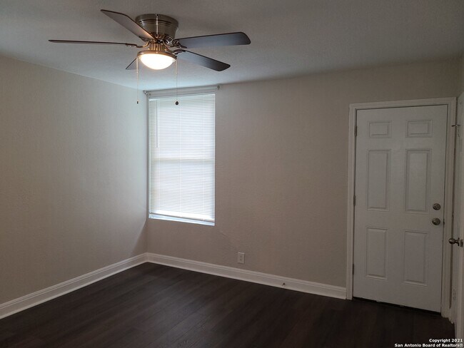 Building Photo - 10446 Mtn Vw-