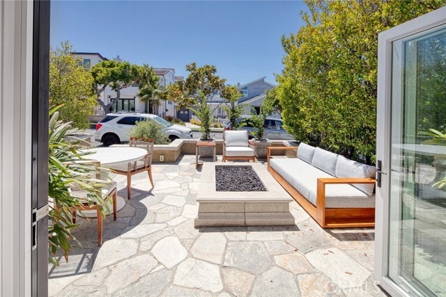 Building Photo - 705 Larkspur Ave