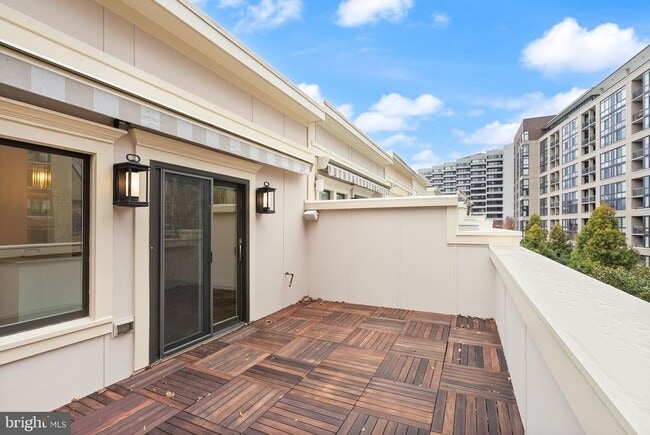 Building Photo - 1508 16th Ct N