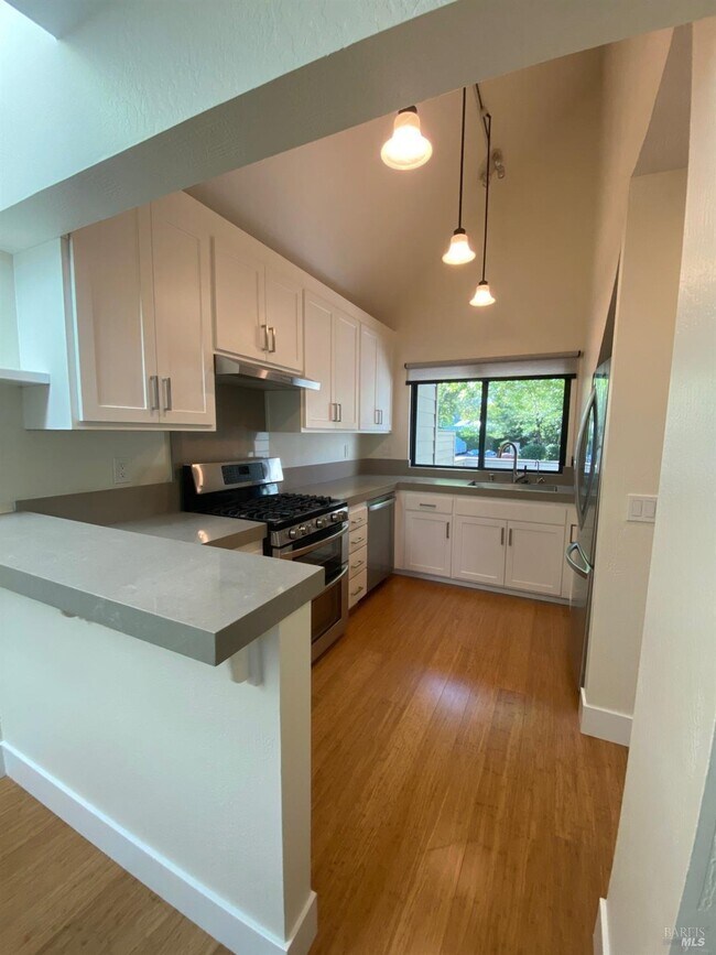 Building Photo - 1377 St James Dr