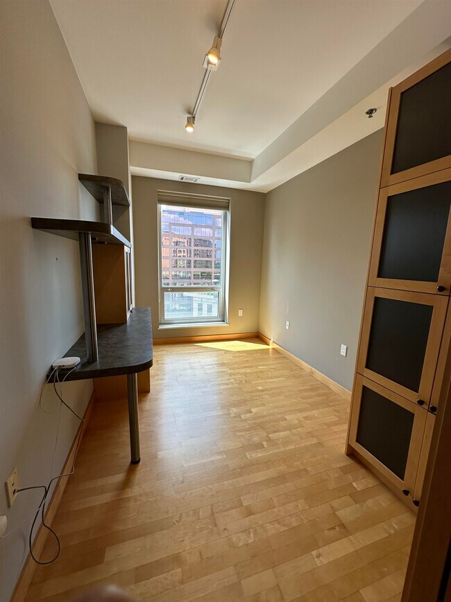 Building Photo - 125 N Hamilton St