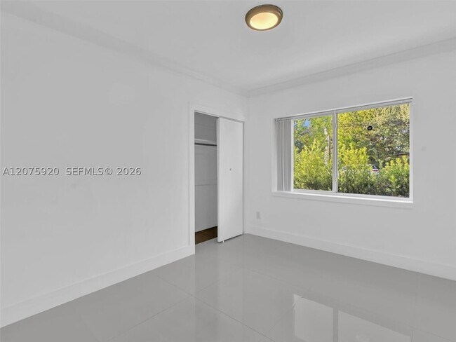 Building Photo - 1647 NE 146th St
