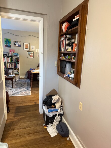 Building Photo - 340 Ellis Ave