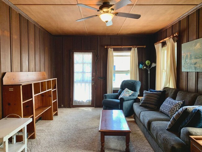 Building Photo - MISSION BEACH COTTAGE 2BD/1BA - FULLY FURNISHED - Available September 8, 2026 - 6/25/27