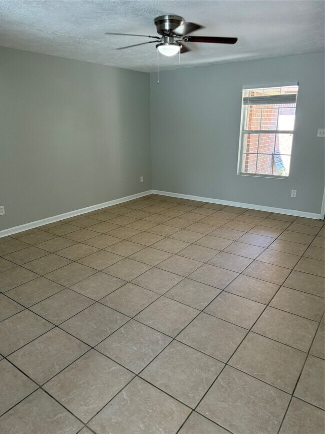 Building Photo - 16778 N Bob White Dr