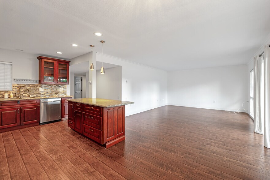 Building Photo - 3168 Via Vista