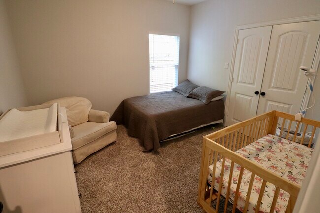 Building Photo - 2009 Toronto St