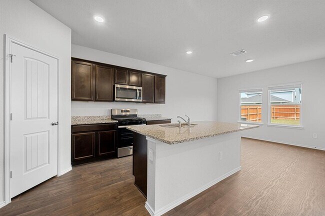 Building Photo - 164 Frogmore Lp