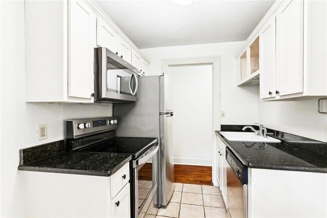 Building Photo - 3300 St Charles Ave