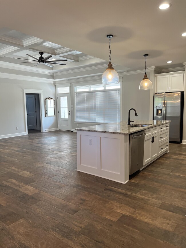 Building Photo - 30 Evergreen Dr