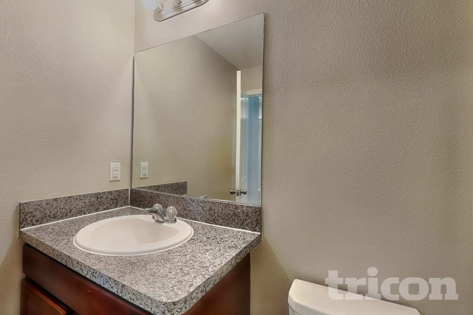 Building Photo - 10129 Carloway Hills Dr