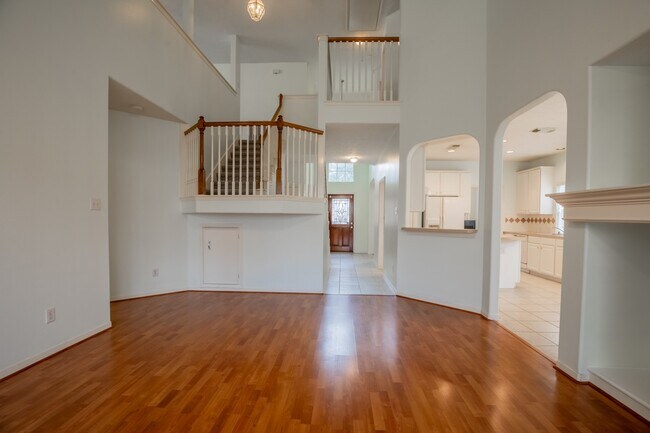 Building Photo - 4823 Zachary Ln