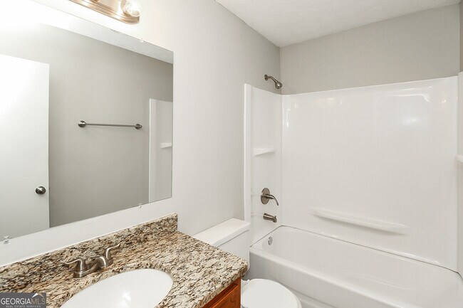 Building Photo - 155 Hunt Ridge Dr