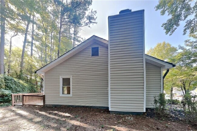 Building Photo - 3117 Calumet Cir NW