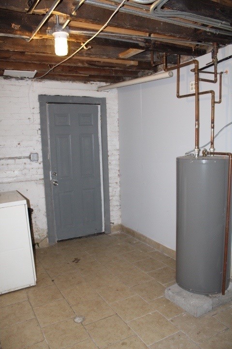 Building Photo - 1623 W 61st St