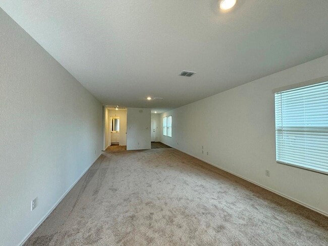 Building Photo - 184 Chapel Beck Dr