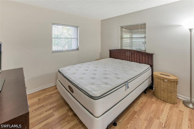 Building Photo - 42 4th St