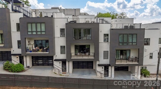 Building Photo - 614 Queens Rd