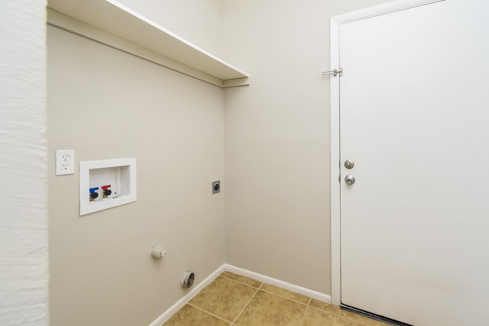 Building Photo - 9495 E Lochnay Ln