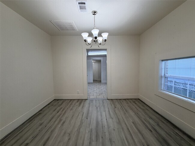 Building Photo - 3014 Rosalie St