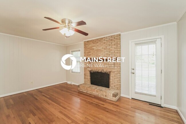 Building Photo - 3 Bedroom Pet-Friendly Home in Gastonia, NC with Main Street Renewal