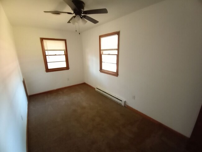 Building Photo - 1346 Strand St
