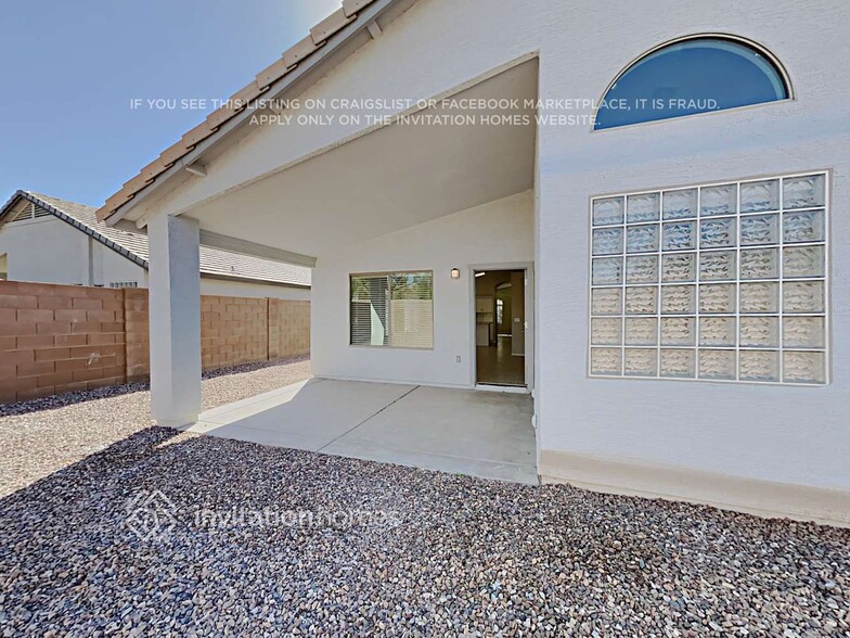 Building Photo - 15832 W Linden St