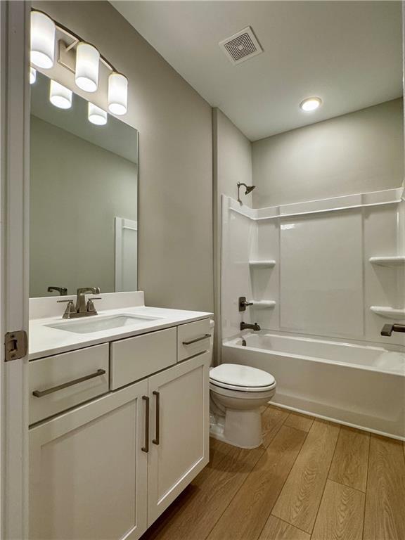 Building Photo - 913 Echo Pk Dr